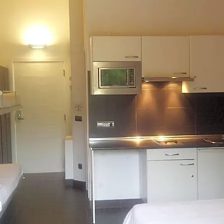 Albergue/auberge Ulia Youth Hostal *